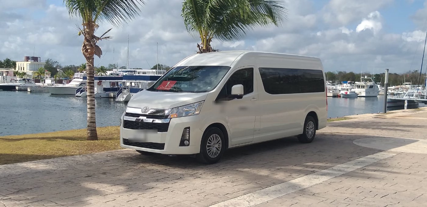An air-conditioned van at the Cozumel marina